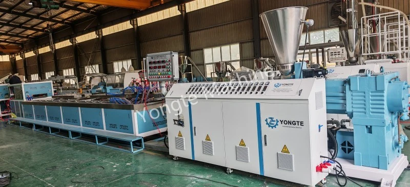 Dây chuyền sản xuất hồ sơ nhựa tái chế 4 khoang cho Jordan