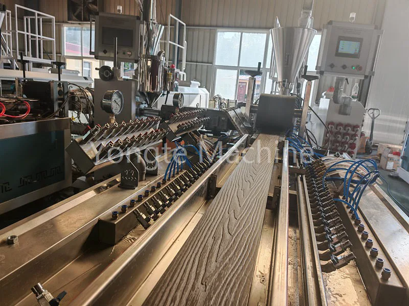 Dây chuyền sản xuất WPC trọn bộ