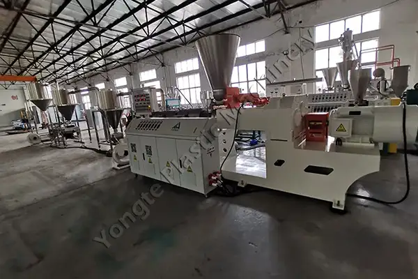 Máy tạo hạt hợp chất PVC Ba Lan