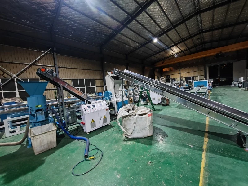 Máy tái chế chất thải dệt may